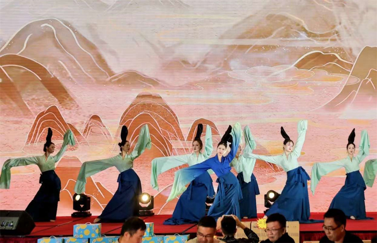 饲料微量元素红桃国际
公司红桃国际之夜 (7)