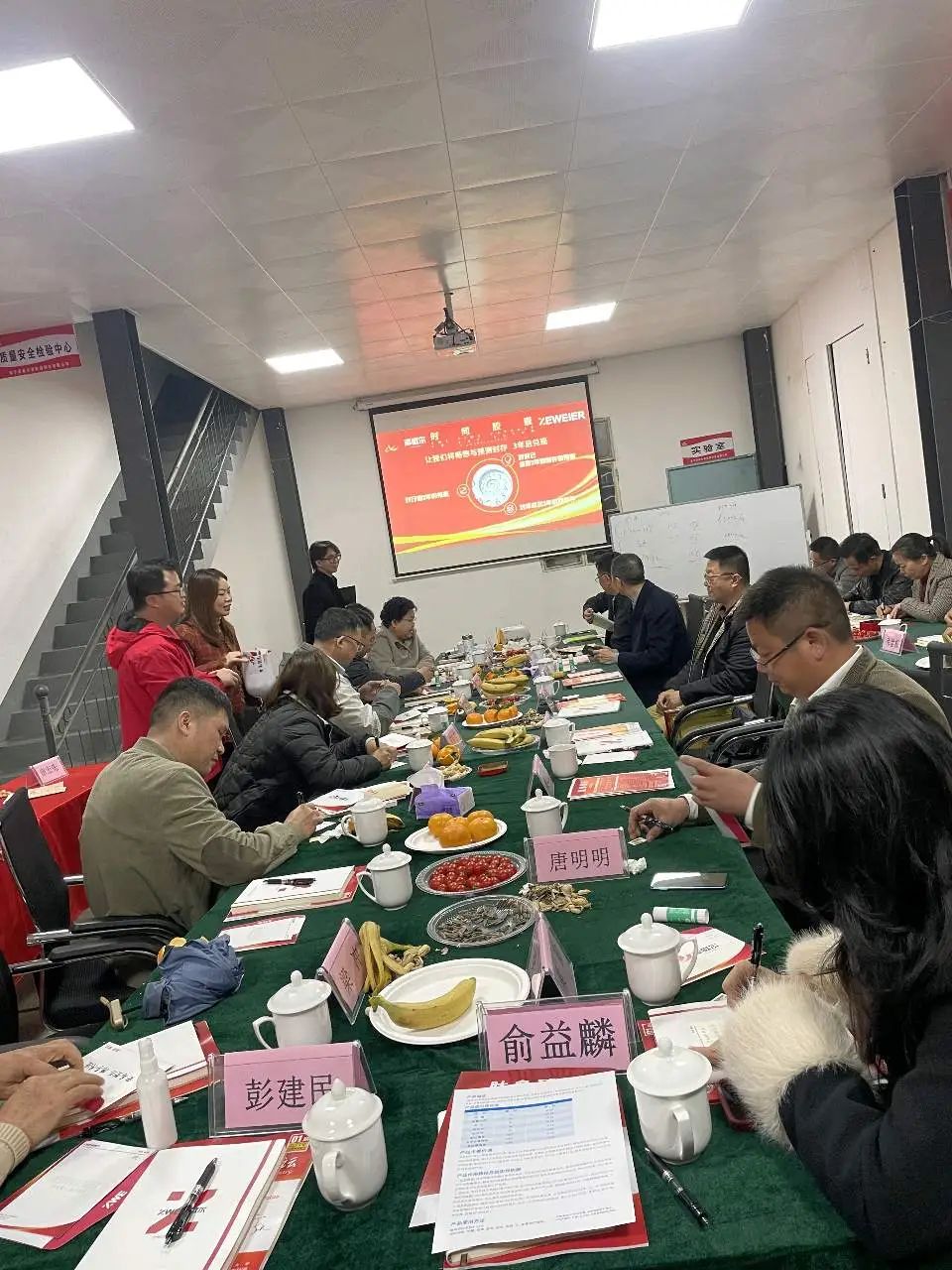 时候胶囊勾当-微量元素饲料增加剂厂红桃国际